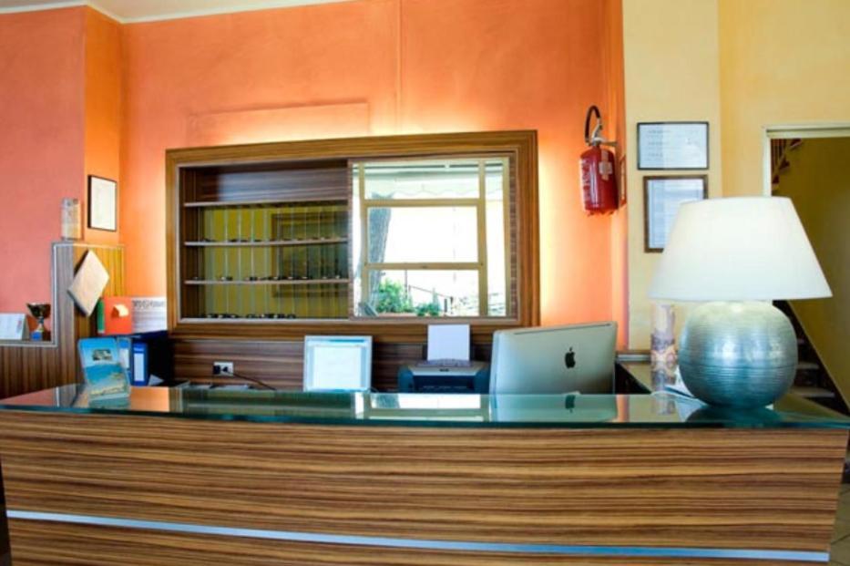 Hotel Ambassador Laigueglia Exterior foto